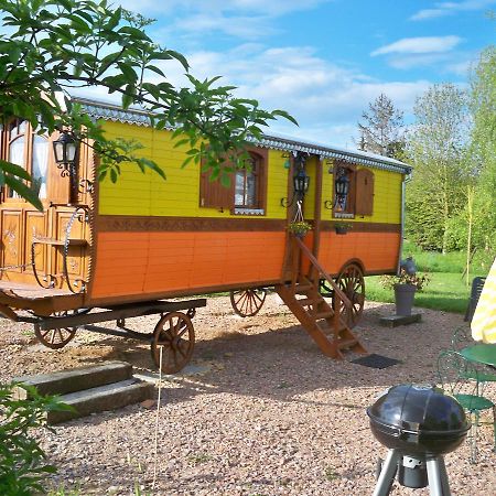 La Roulotte De Pommette Et Billy Bed & Breakfast La Hoguette ภายนอก รูปภาพ