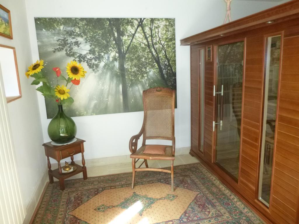 La Roulotte De Pommette Et Billy Bed & Breakfast La Hoguette ภายนอก รูปภาพ
